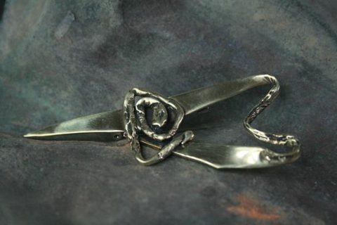magda-ryniec-bizuteria-metalowa-na-jesien_broszka1